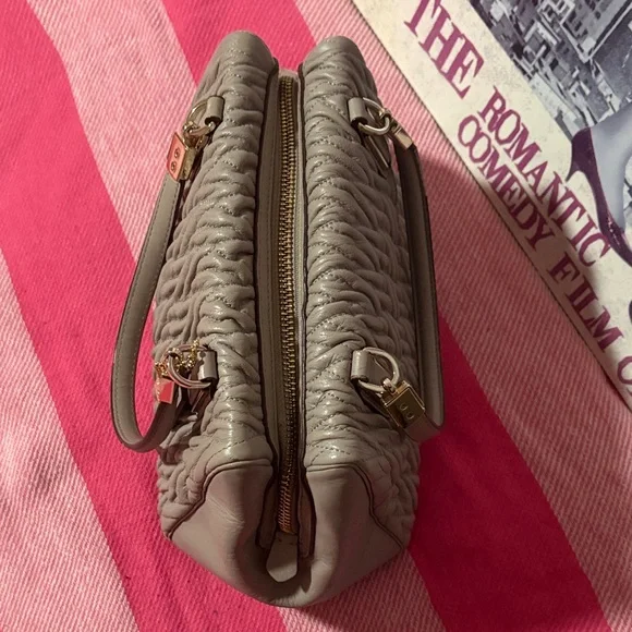 Coach Beige Quilted Handbag with Gold Chain - Picture 8 of 11